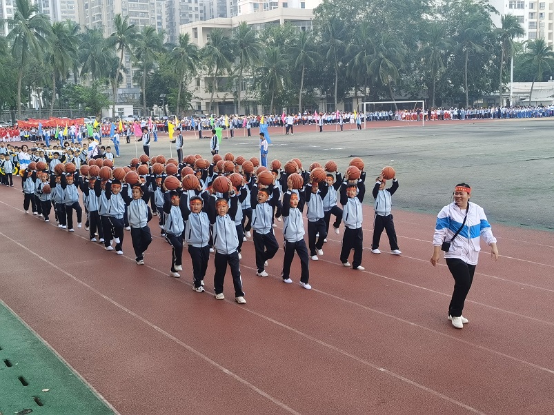 趣味运动我快乐，健体强国我能行――海南师范大学实验小学第二届体育艺术节