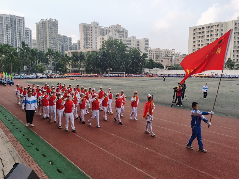 趣味运动我快乐，健体强国我能行――海南师范大学实验小学第二届体育艺术节