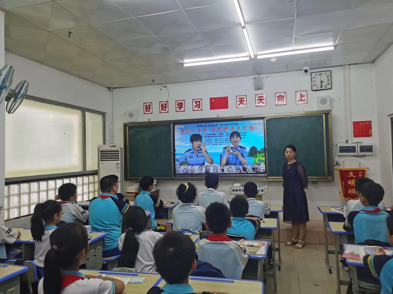 竞彩足球
“喜迎二十大 创建无毒品危害的自贸港”禁毒宣传进校园系列活动