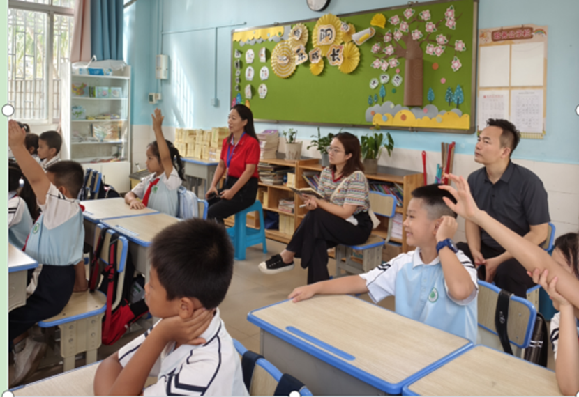 海南师范大学韩小雨一行到竞彩足球
 检查台风“摩羯”后复学工作