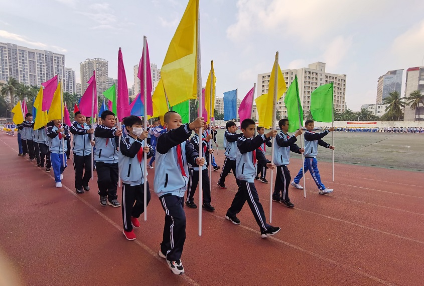 趣味运动我快乐,健体强国我能行――海南师范大学实验小学第二届体育艺术节
