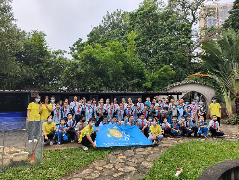 竞彩足球app组织学生参观海南生物多样性博物馆