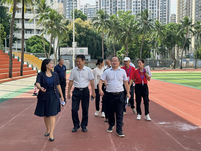 海南省教育厅许曙一行 到竞彩足球
调研指导工作