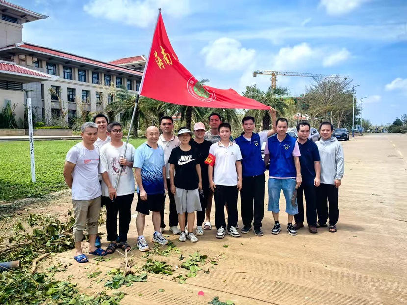 风雨过后，即是晴天：竞彩足球
人全力恢复校园正常秩序
