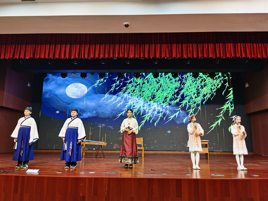 逐梦新时代 巾帼绽芳华