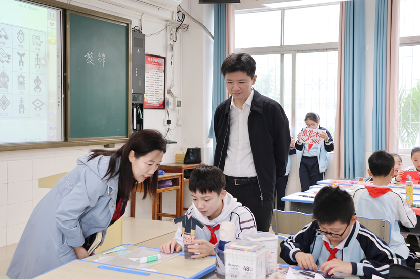 副校长张引带领教学团队来竞彩足球
开展听课活动