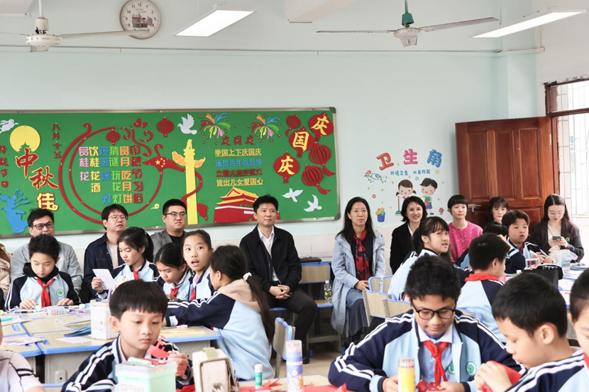 副校长张引带领教学团队来竞彩足球
开展听课活动