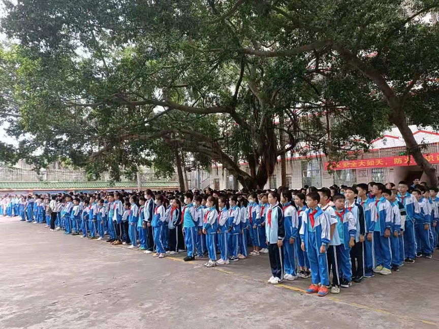 竞彩足球app邀请胡娜法官开展“禁毒”专题知识讲座。