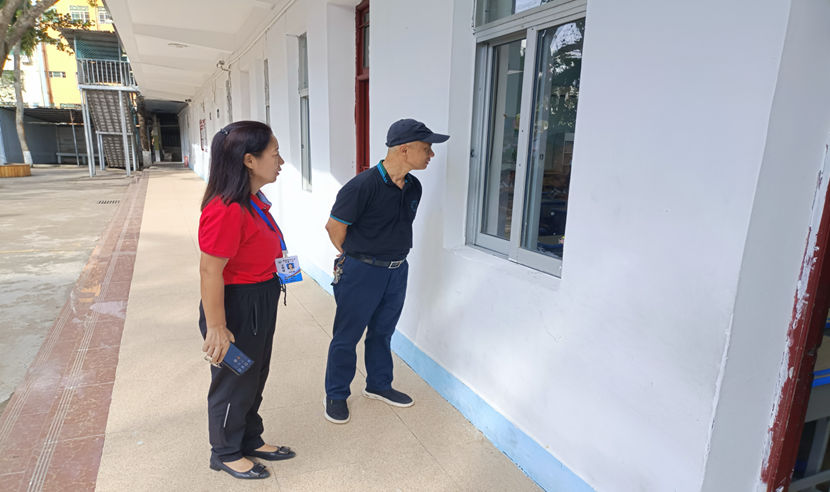 海南师范大学韩小雨一行到竞彩足球
 检查台风“摩羯”后复学工作