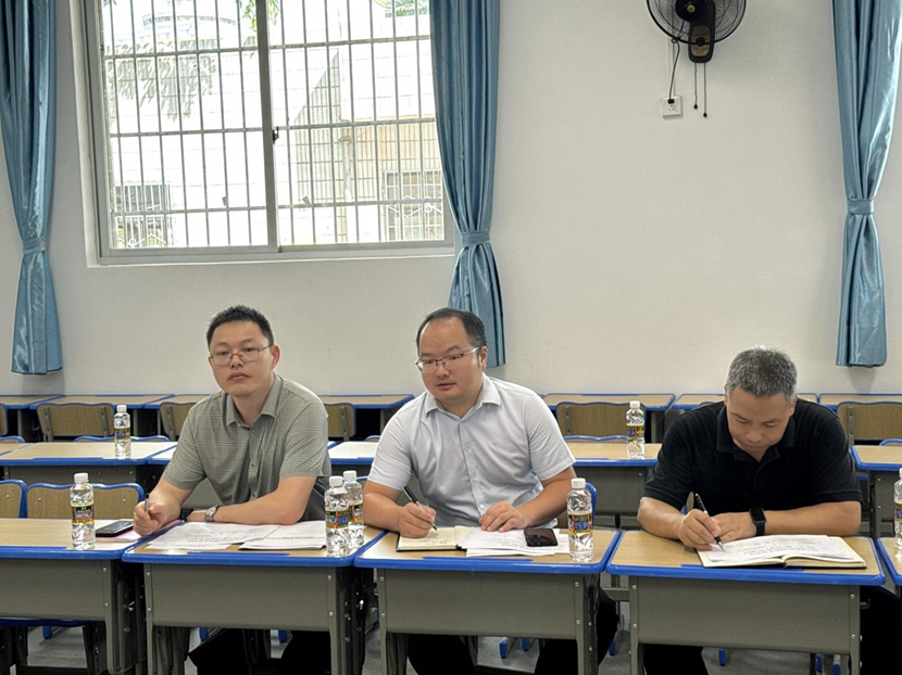 海南省教育厅许曙一行 到竞彩足球
调研指导工作